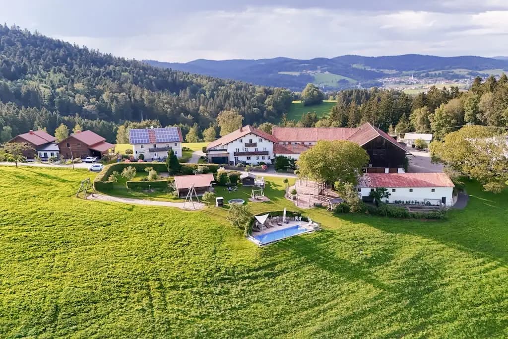 Dienberger Hof - Bild 1